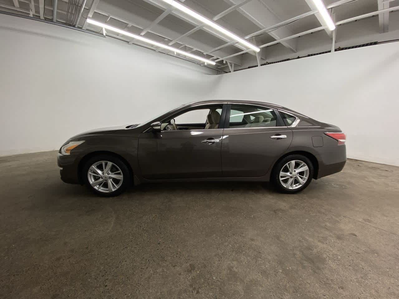 Thumbnail: 2015 Nissan Altima - 3