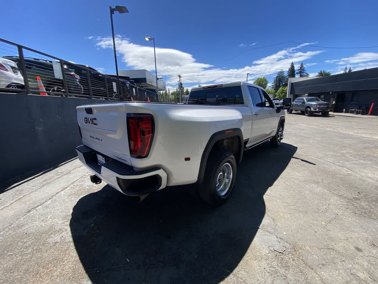 Thumbnail: 2023 GMC Sierra 3500 - 6