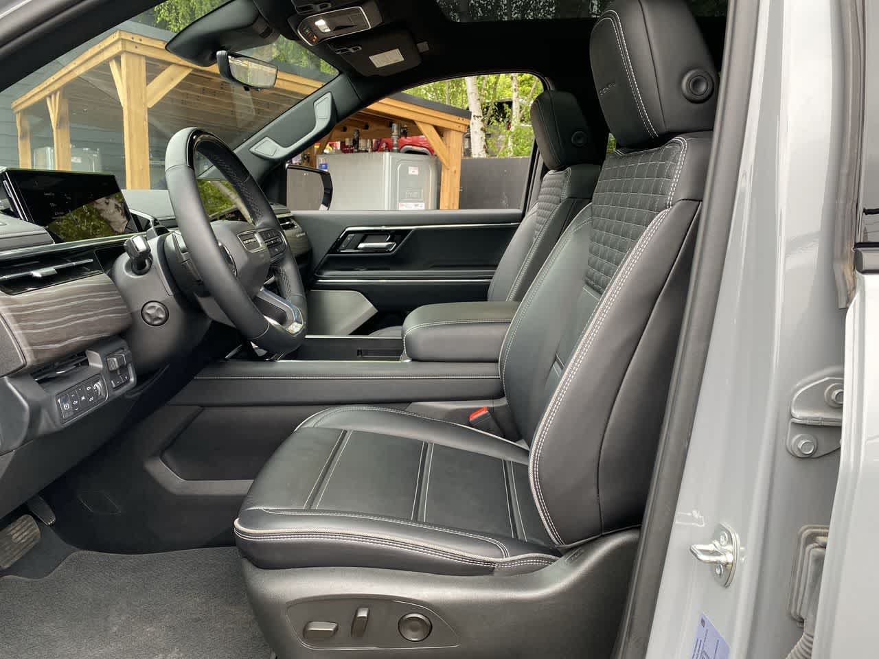 Thumbnail: 2025 GMC Sierra EV - 13
