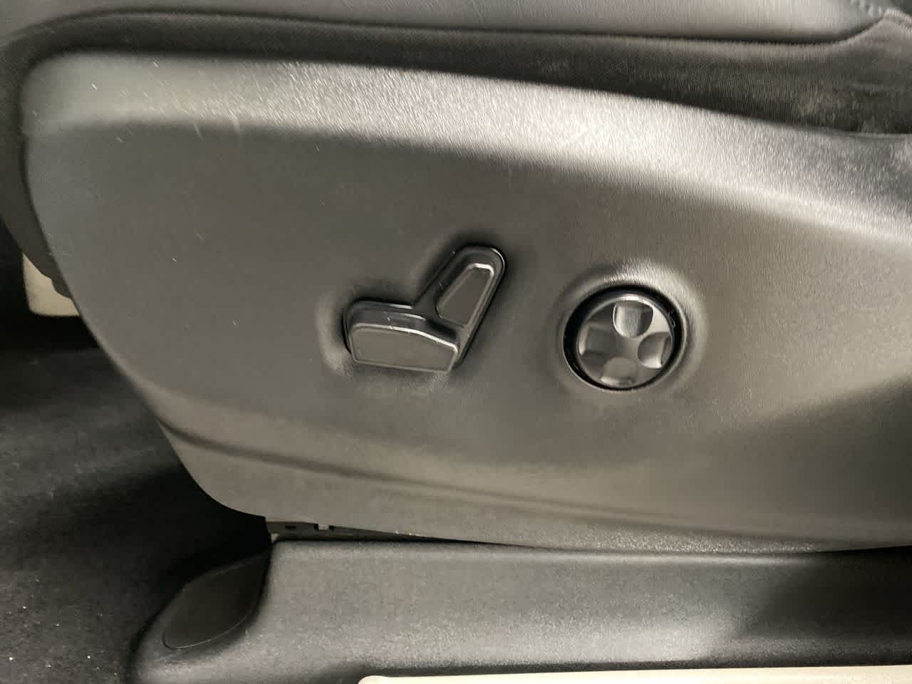 Thumbnail: 2024 Chrysler Pacifica - 14