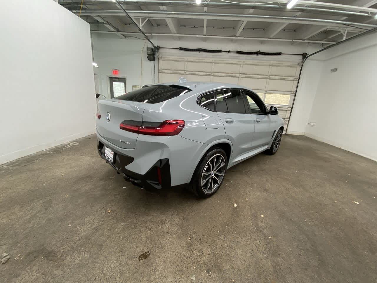 Thumbnail: 2022 BMW X4 - 6