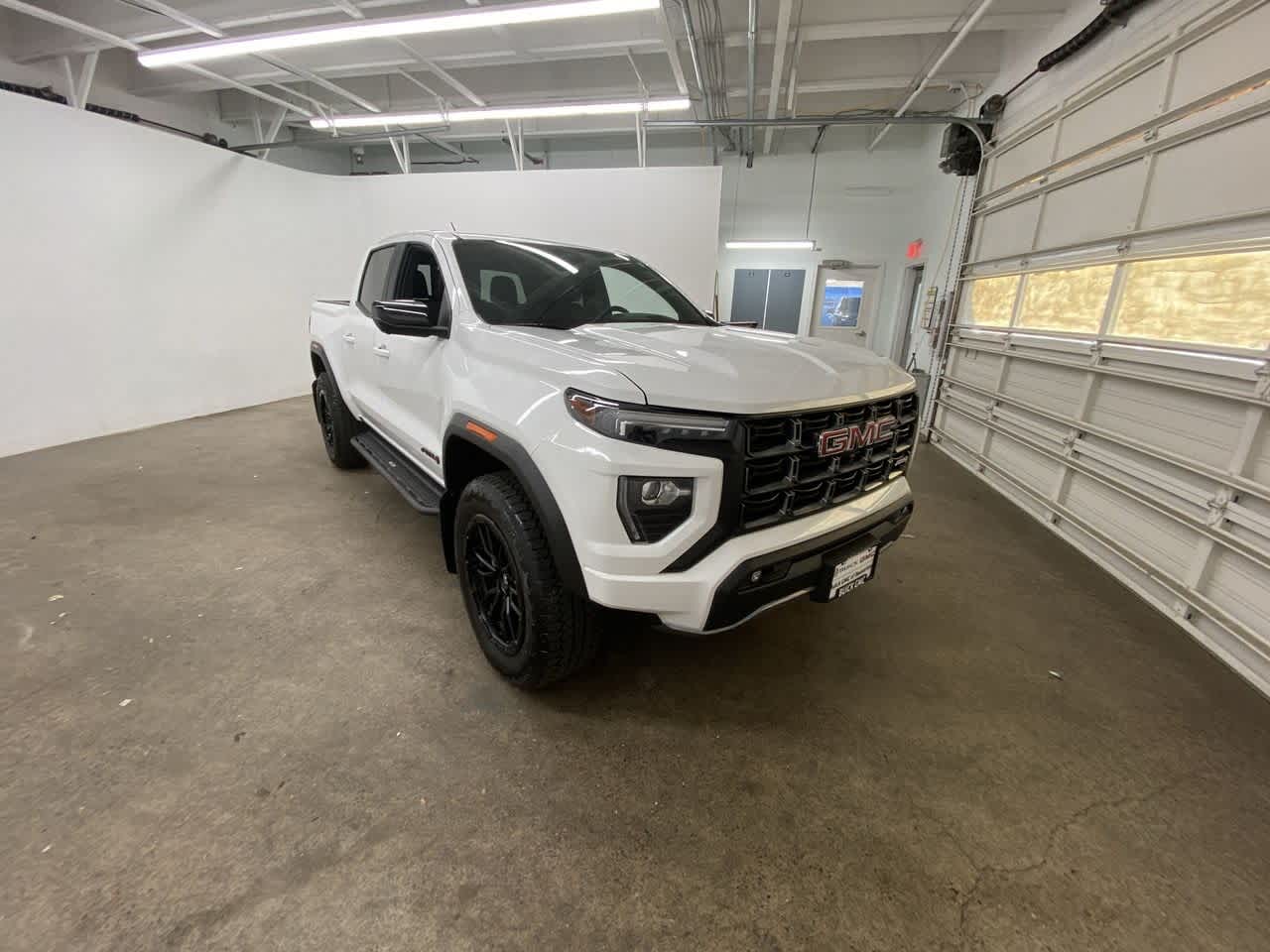 Thumbnail: 2023 GMC Canyon - 8