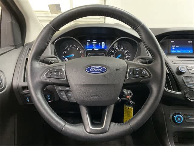 2015 Ford Focus SE 21