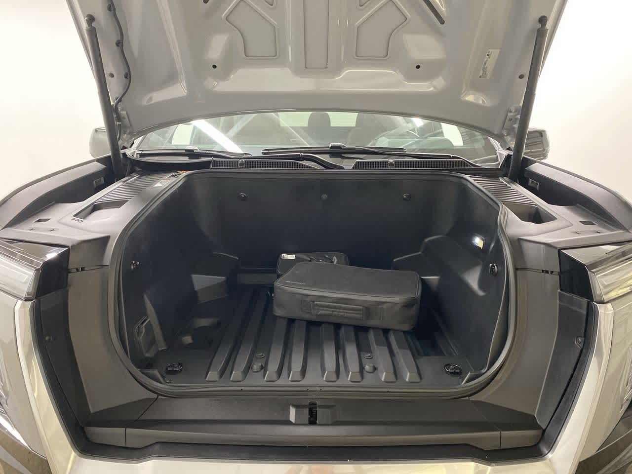 2024 GMC Sierra EV Denali 12