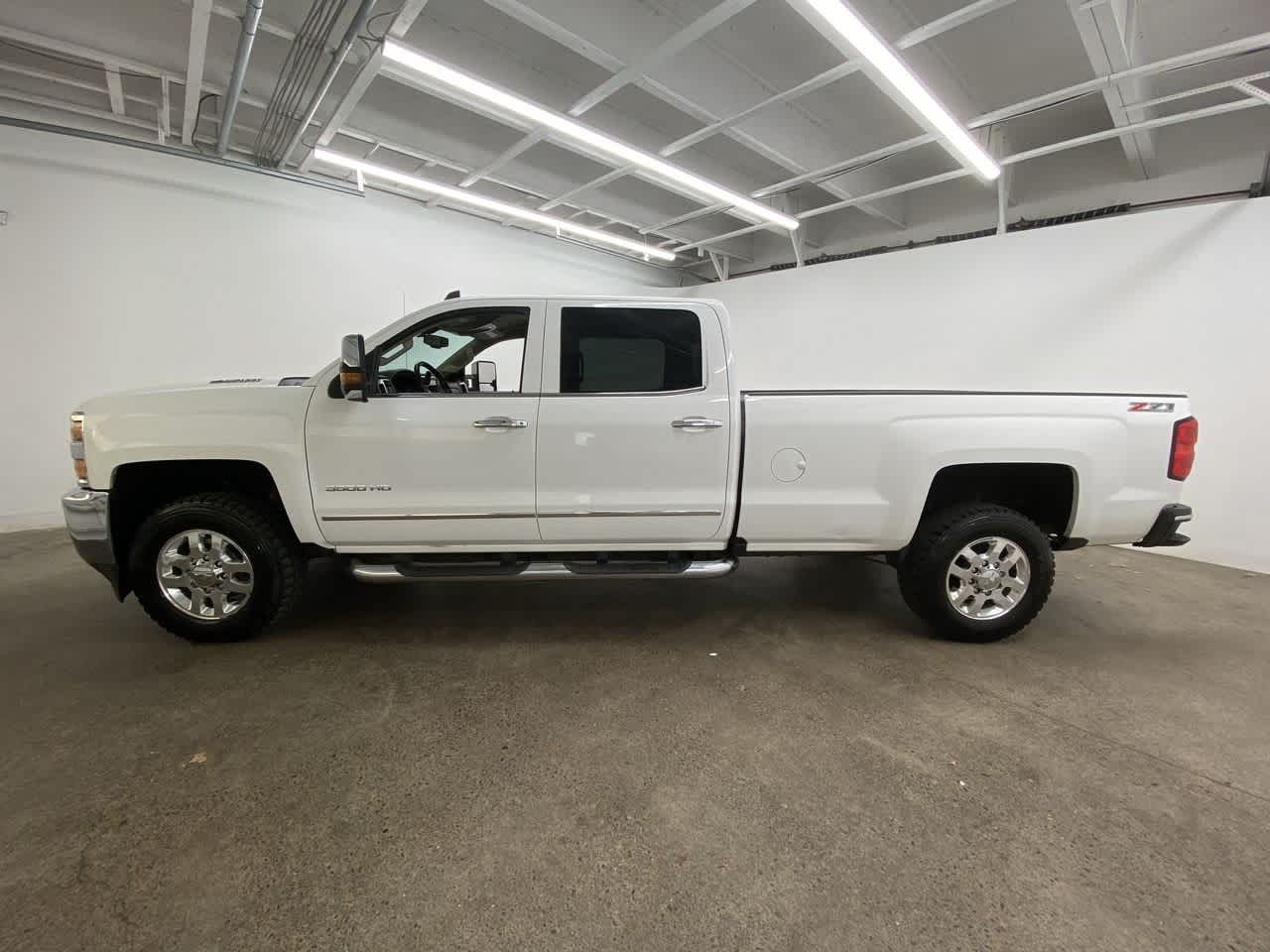 Thumbnail: 2015 Chevrolet Silverado 3500 - 3