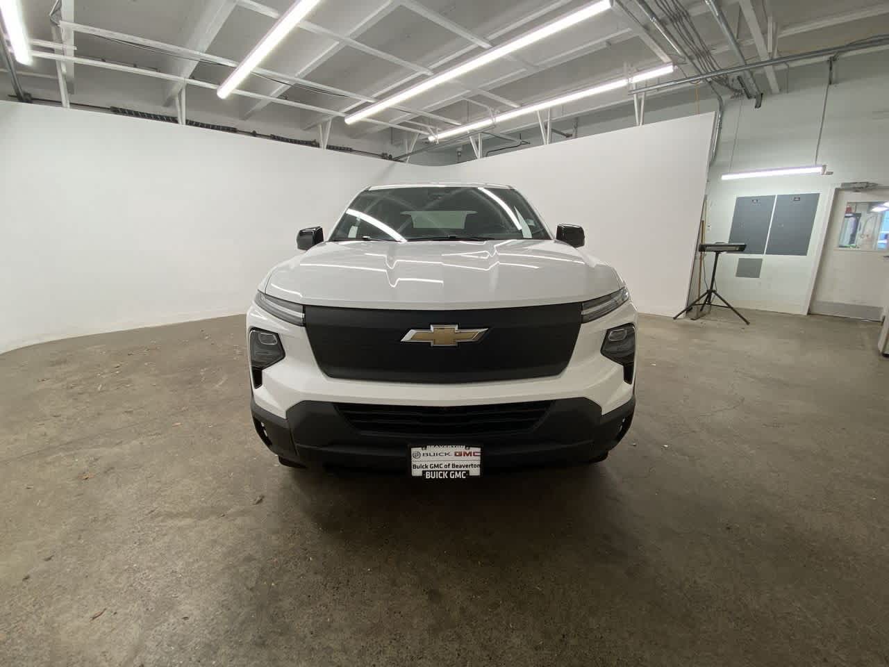 Thumbnail: 2024 Chevrolet Silverado EV - 9