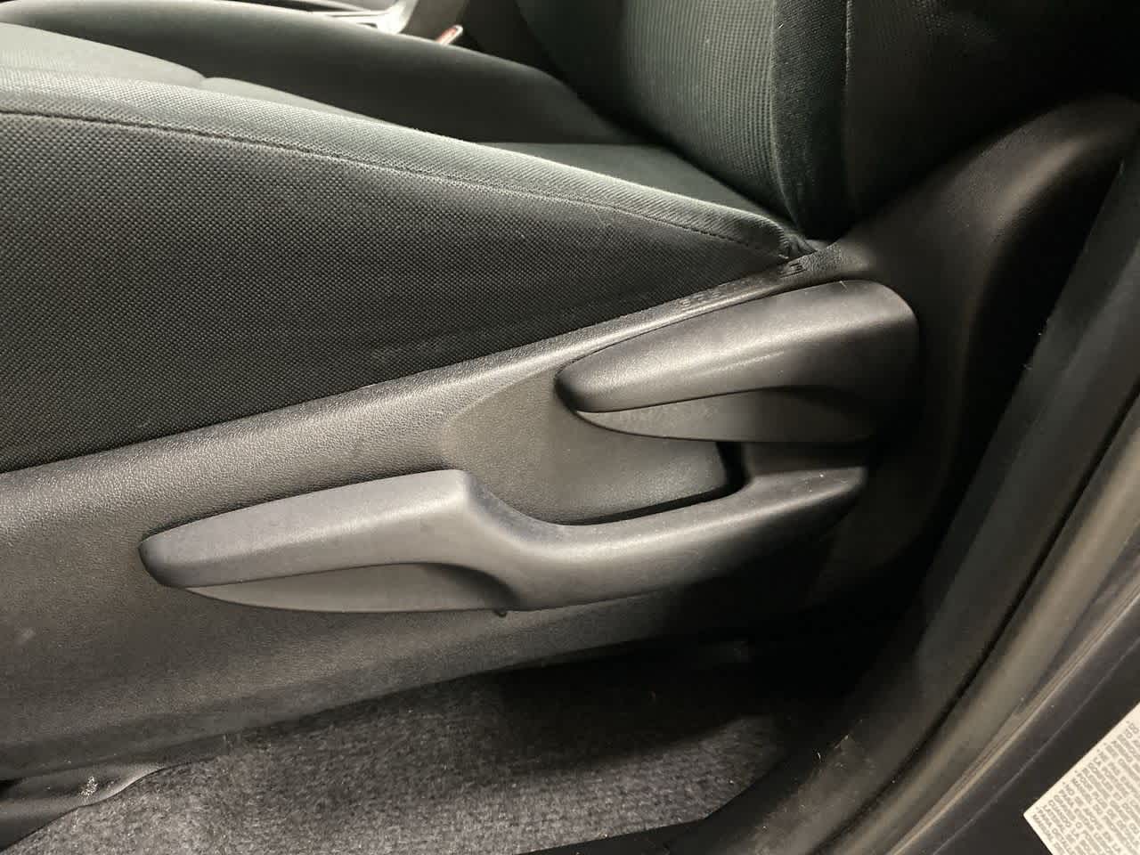 Thumbnail: 2016 Toyota RAV4 - 15