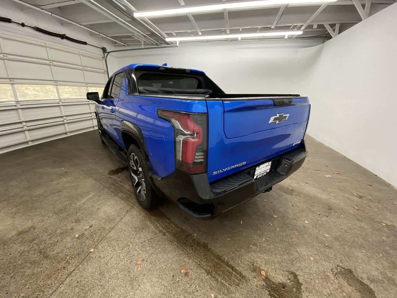 Thumbnail: 2025 Chevrolet Silverado EV - 4