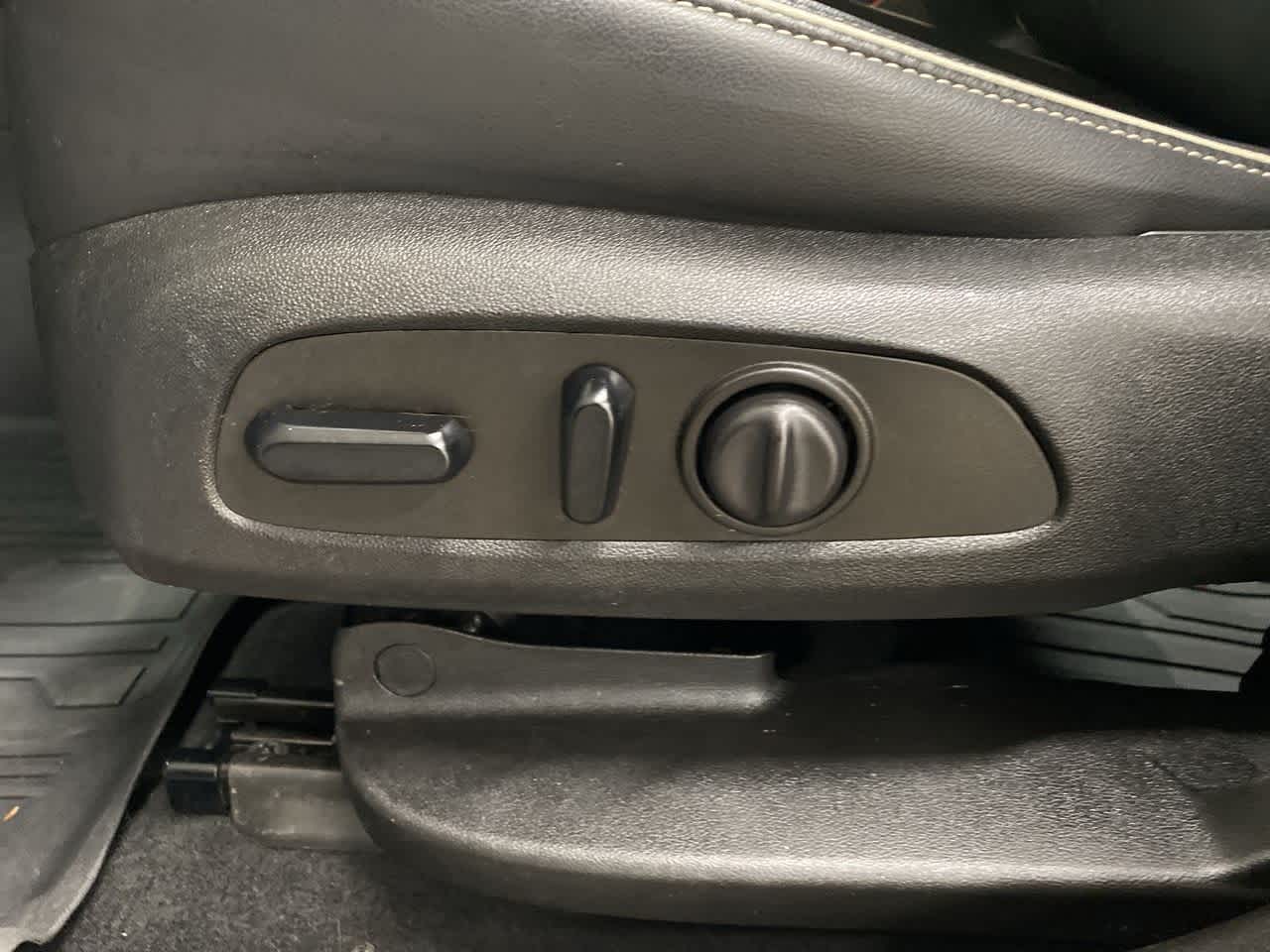 Thumbnail: 2022 GMC Acadia - 14