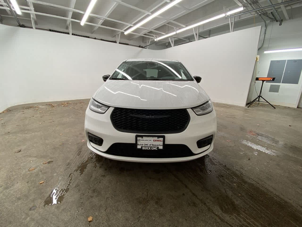 Thumbnail: 2024 Chrysler Pacifica - 9