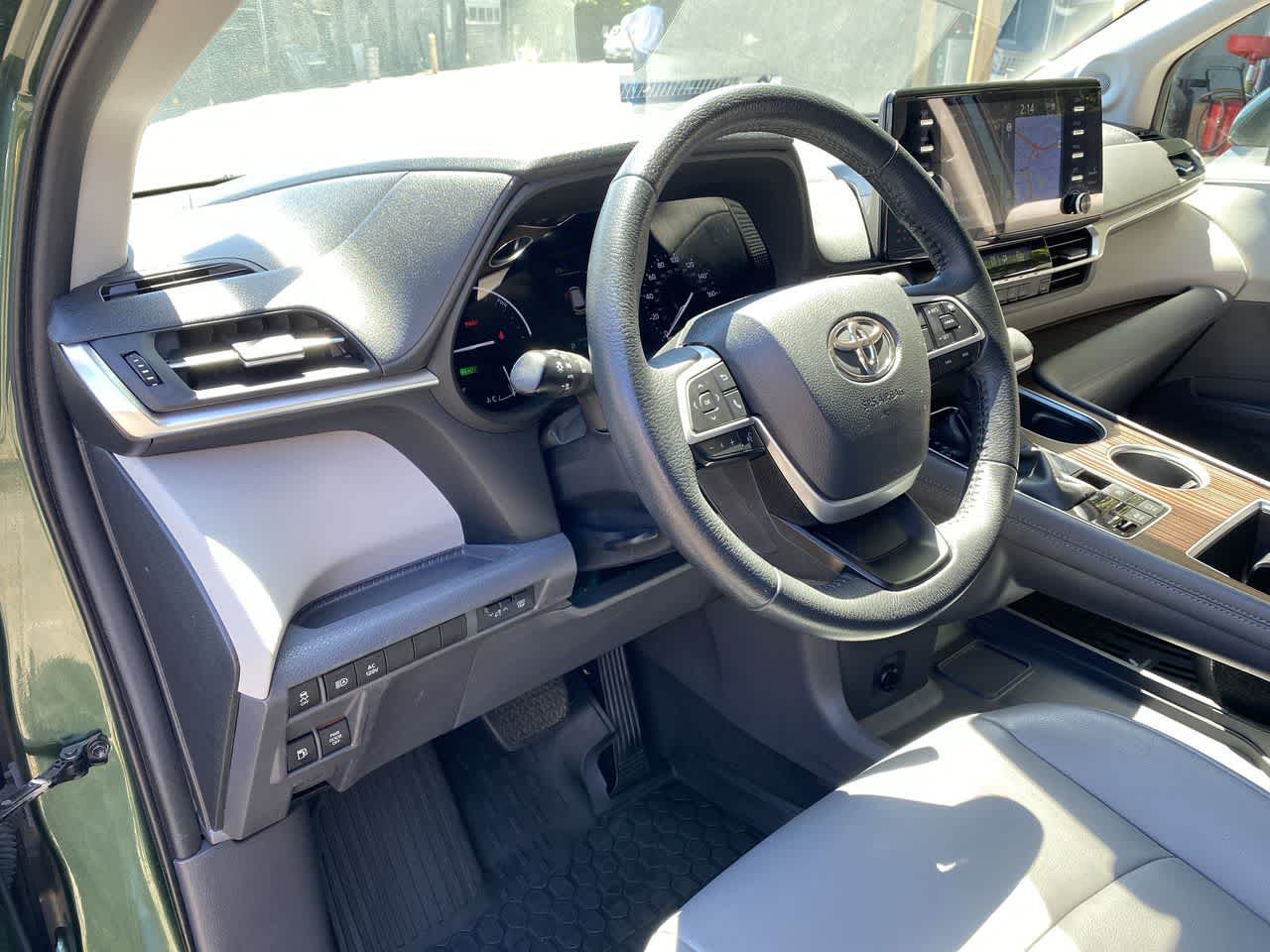 Thumbnail: 2022 Toyota Sienna - 2