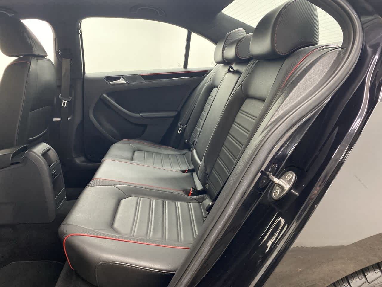 Thumbnail: 2015 Volkswagen Jetta - 17