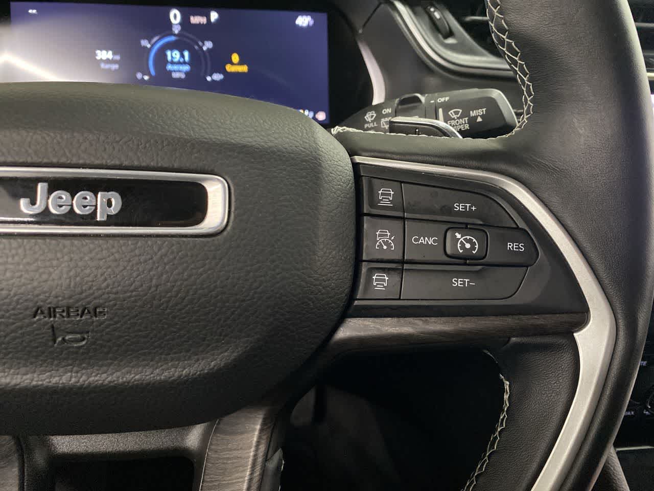 Thumbnail: 2022 Jeep Grand Cherokee - 21