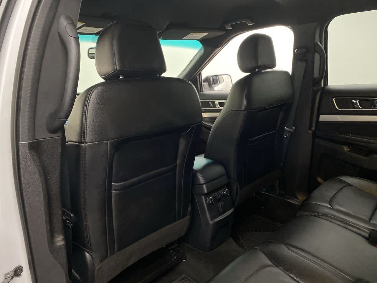 Thumbnail: 2016 Ford Explorer - 16