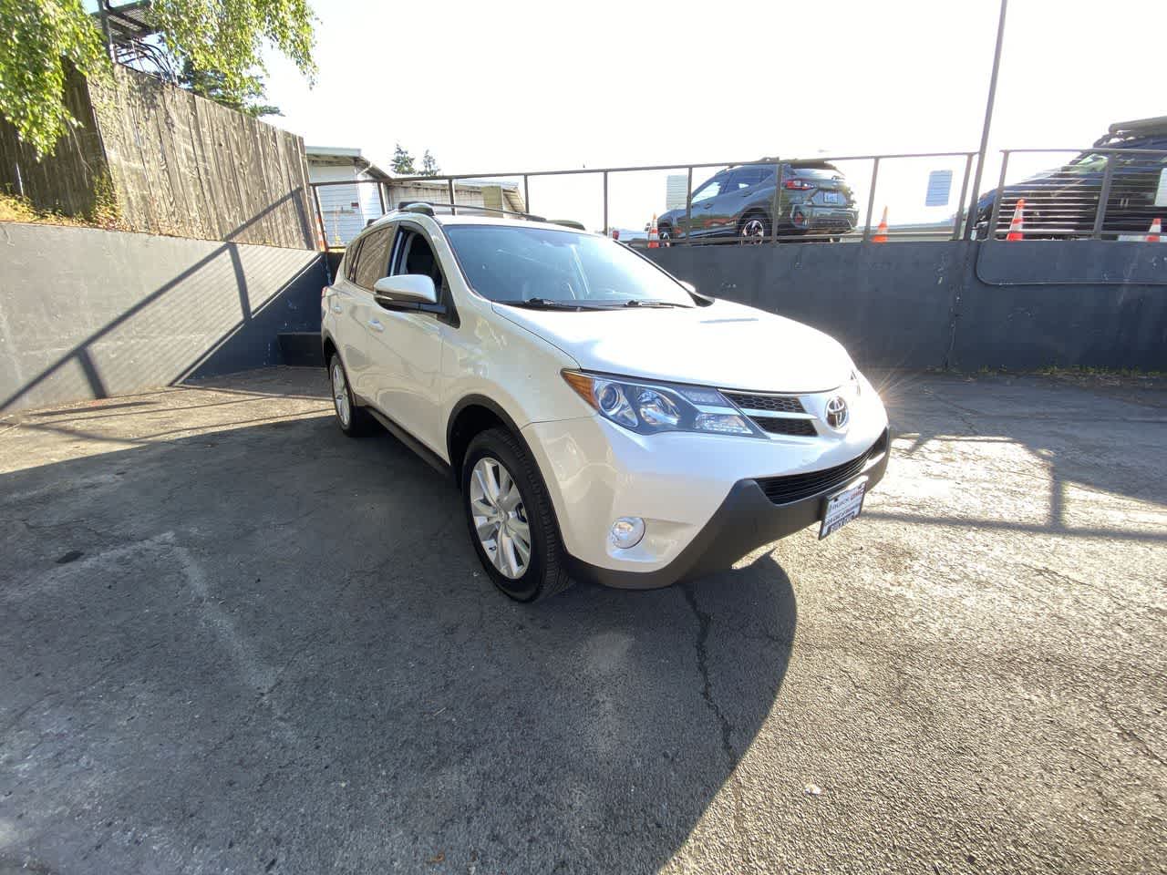 Thumbnail: 2014 Toyota RAV4 - 8