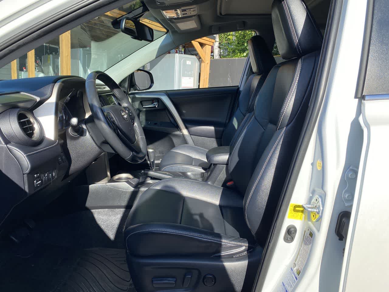 Thumbnail: 2014 Toyota RAV4 - 15