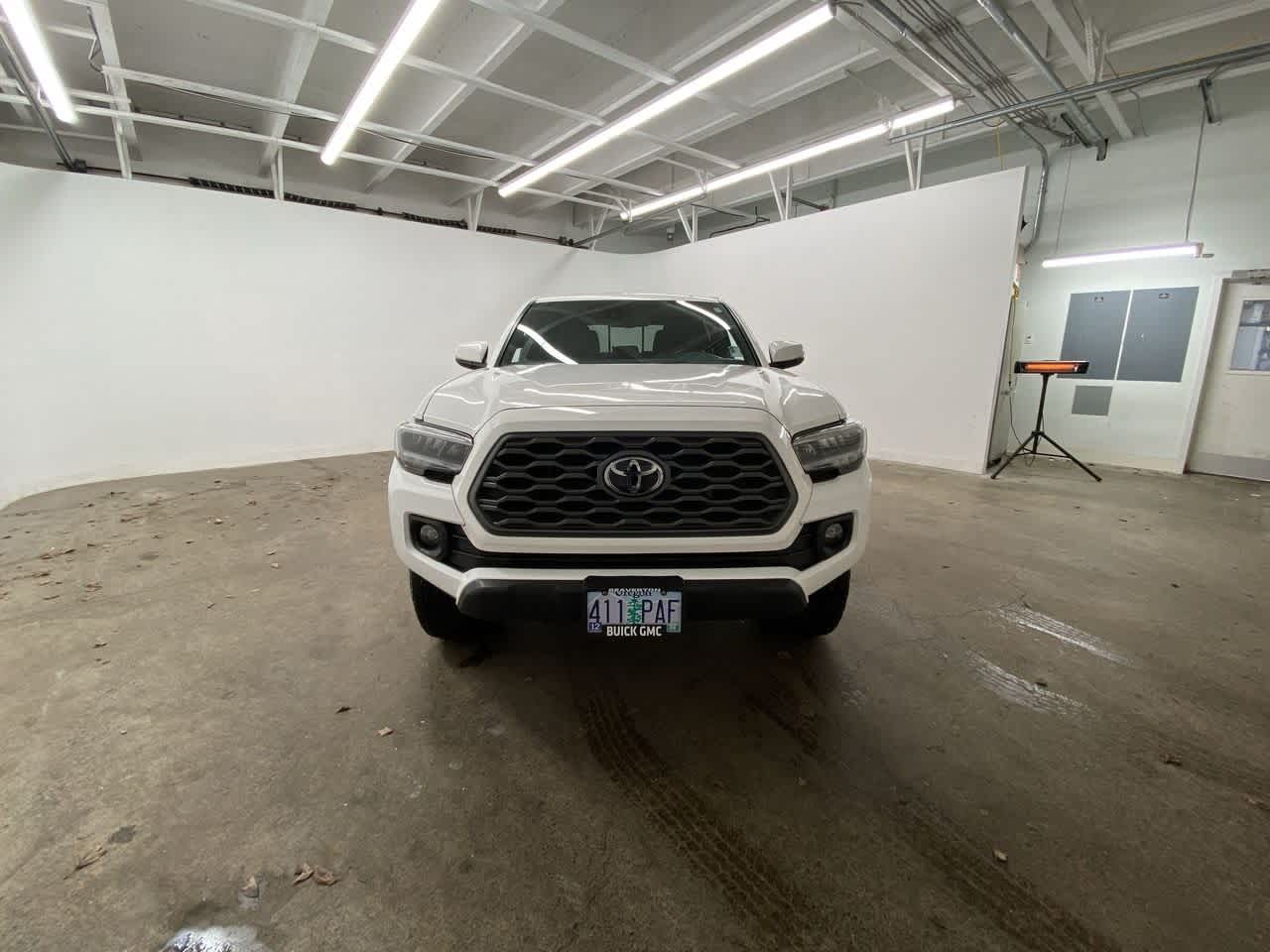 Thumbnail: 2023 Toyota Tacoma - 9