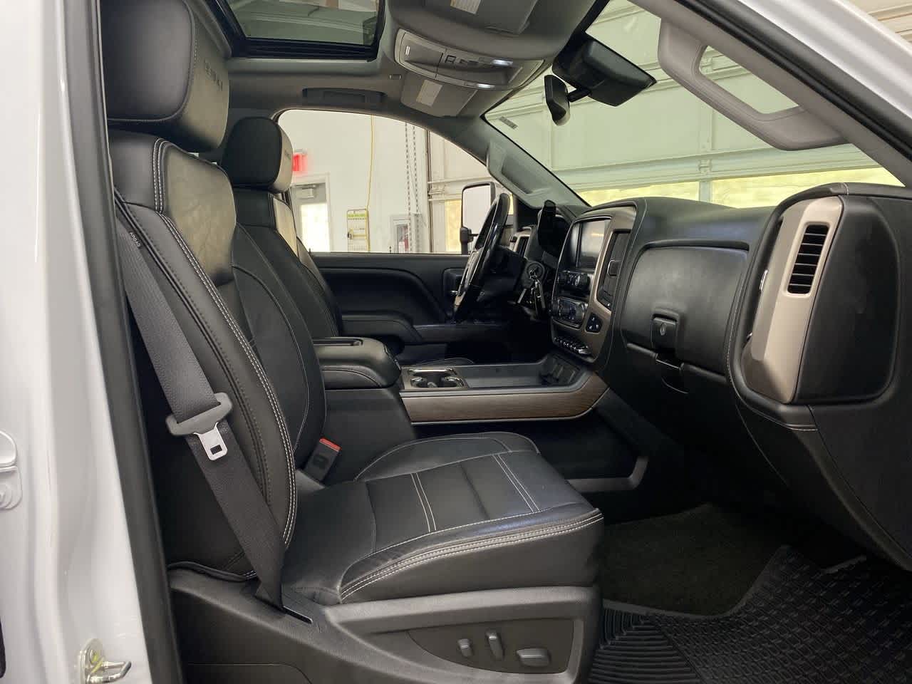 Thumbnail: 2018 GMC Sierra 3500 - 19