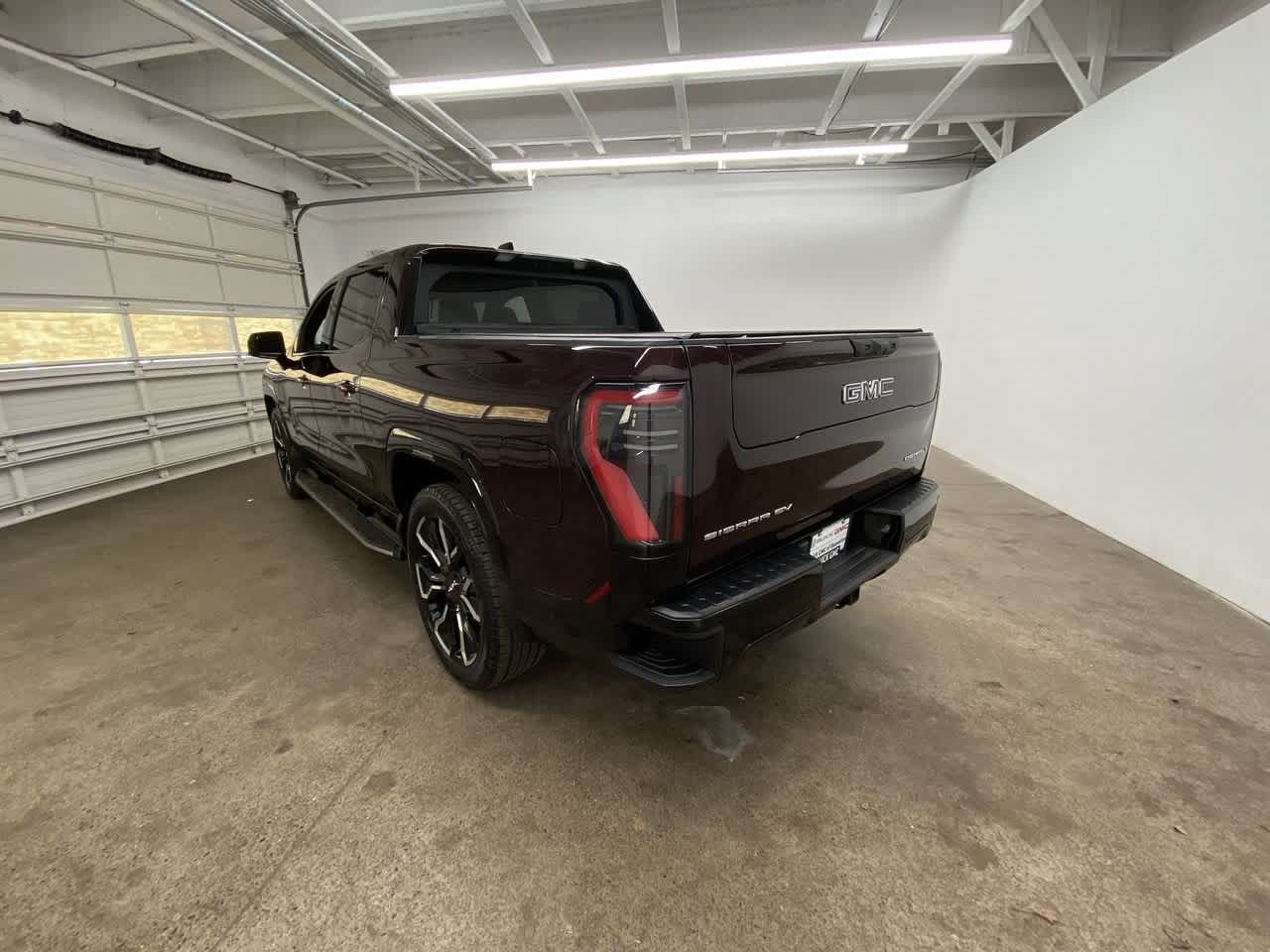 Thumbnail: 2025 GMC Sierra EV - 4