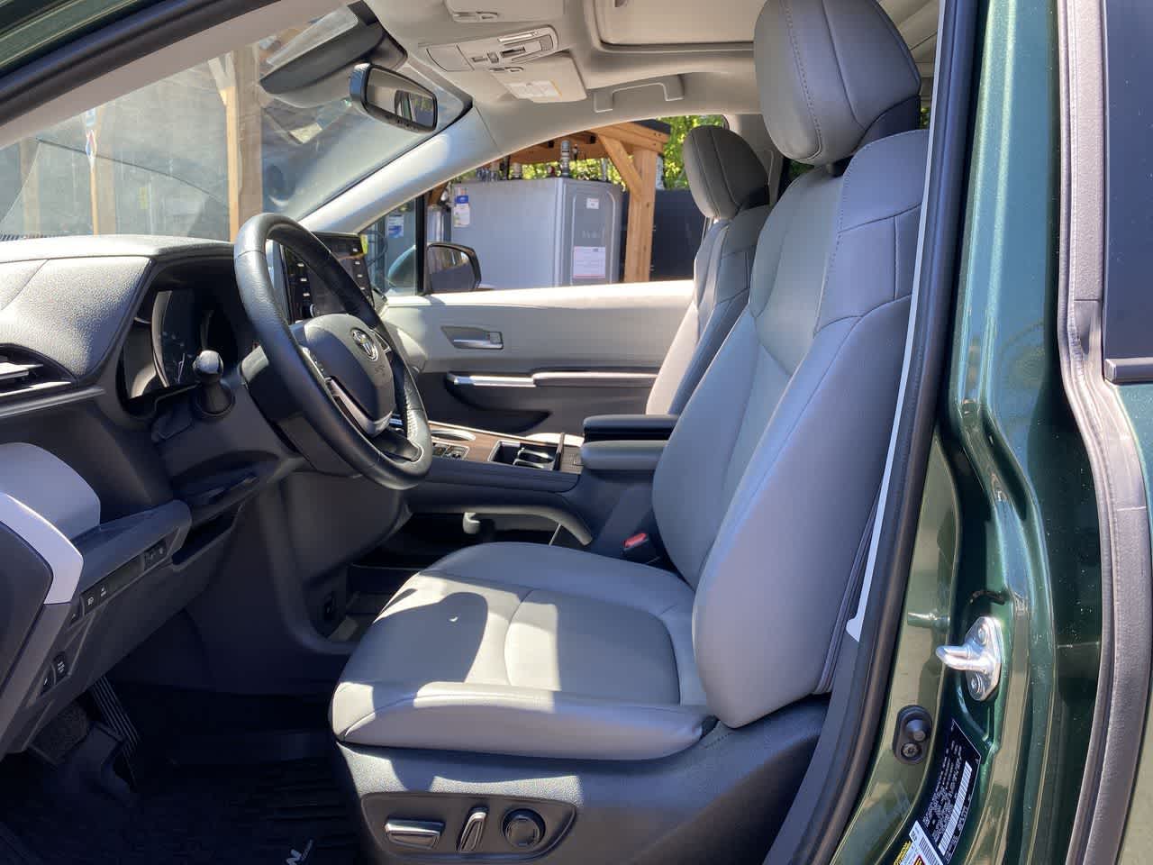 Thumbnail: 2022 Toyota Sienna - 14
