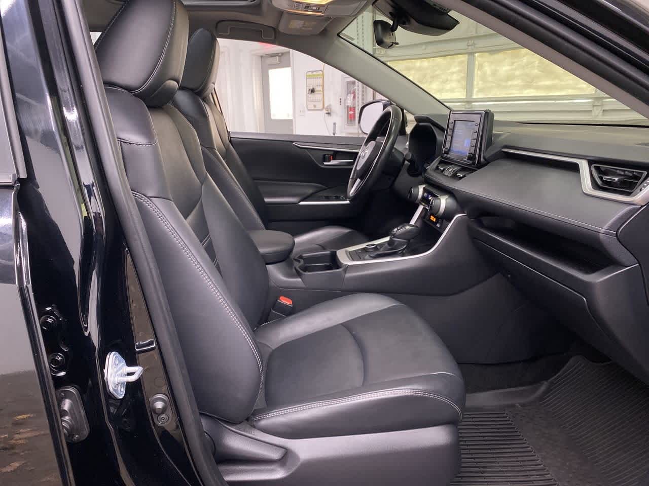 Thumbnail: 2021 Toyota RAV4 - 21