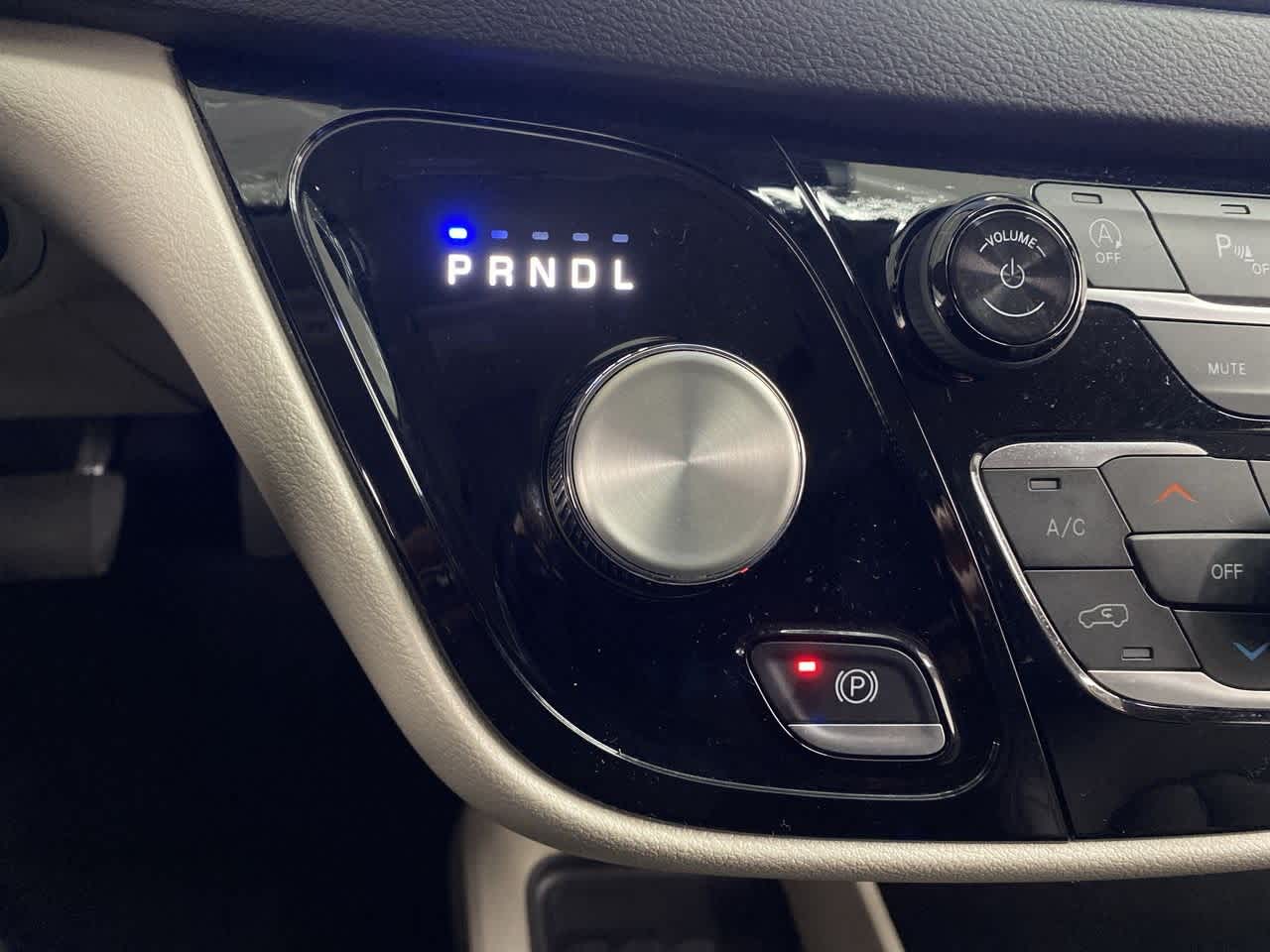 Thumbnail: 2024 Chrysler Pacifica - 26