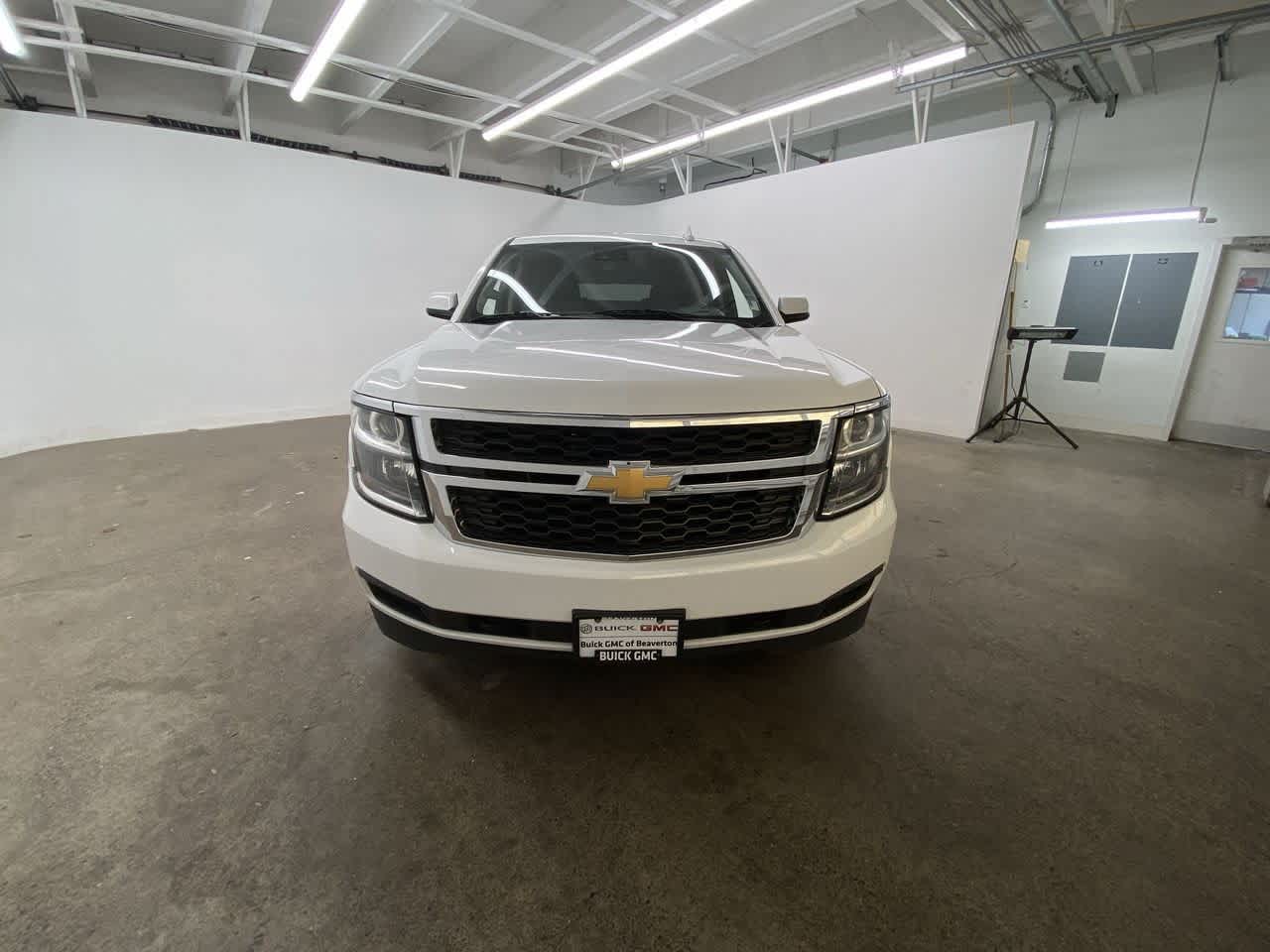 Thumbnail: 2018 Chevrolet Suburban - 9