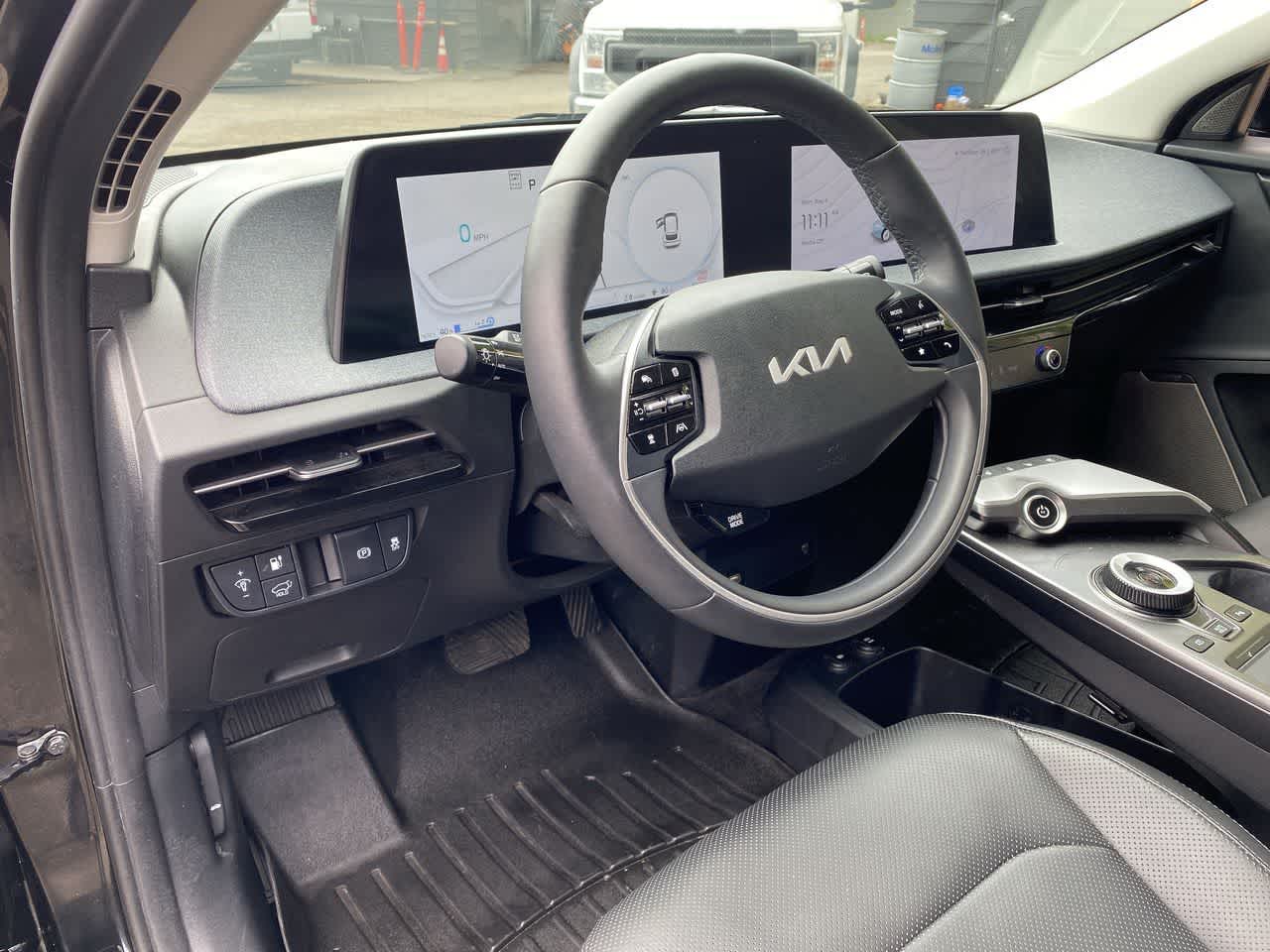 Thumbnail: 2023 Kia EV6 - 2