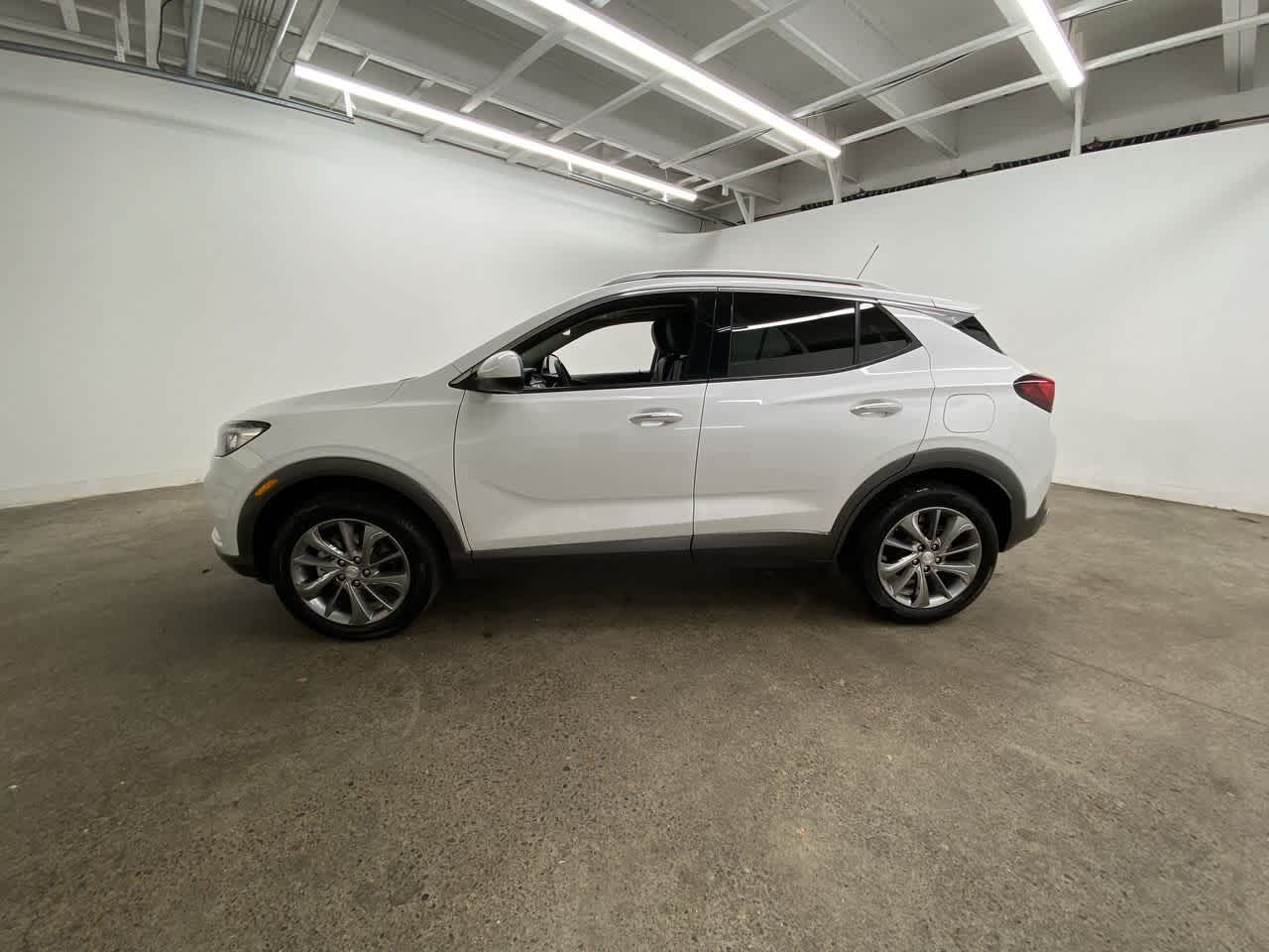 Thumbnail: 2022 Buick Encore GX - 3