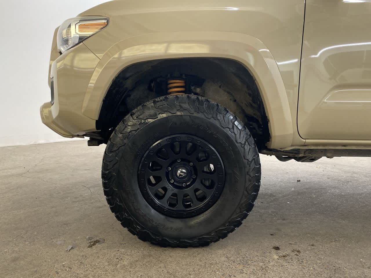 Thumbnail: 2018 Toyota Tacoma - 11