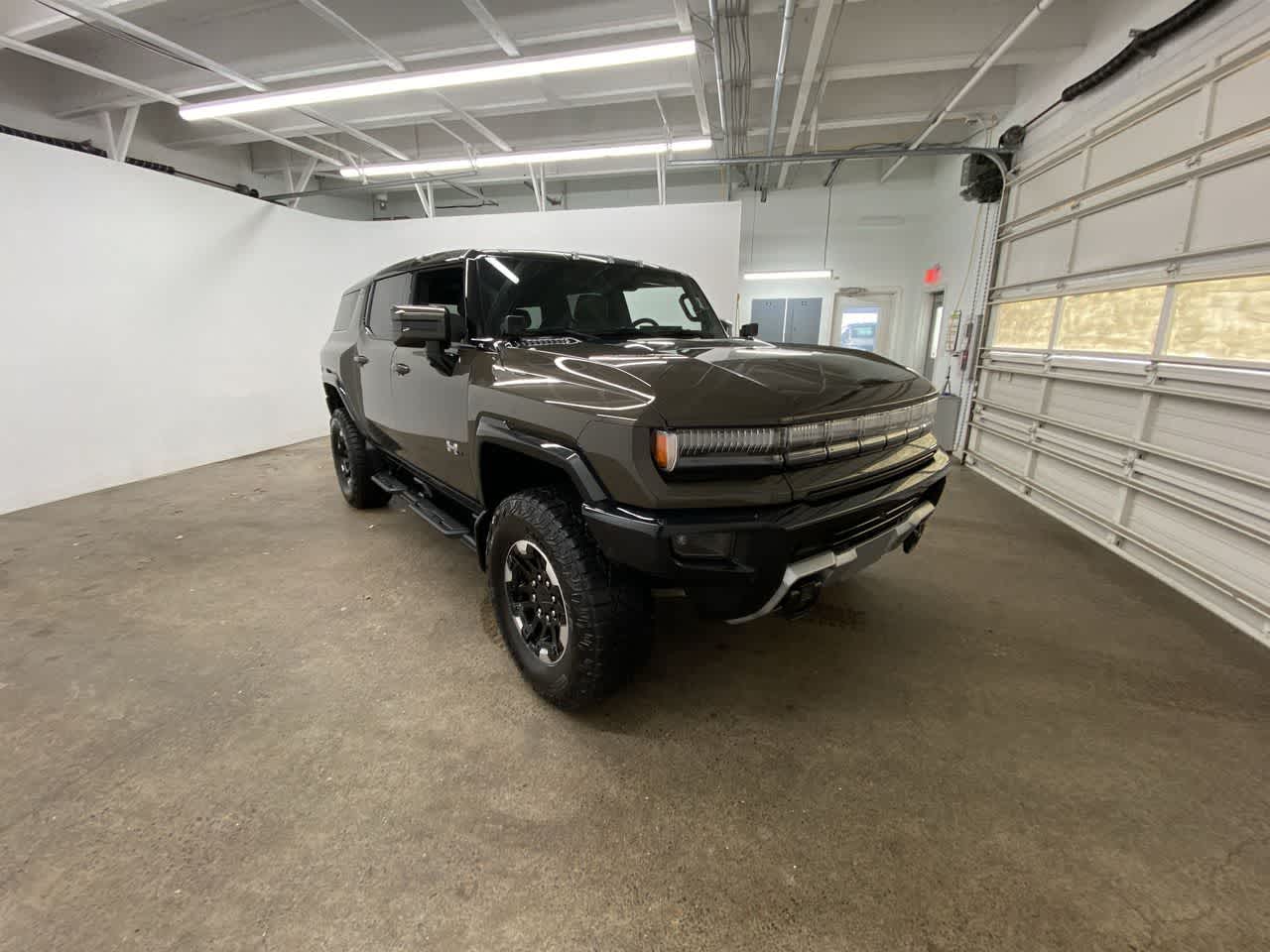 Thumbnail: 2024 GMC Hummer EV - 8