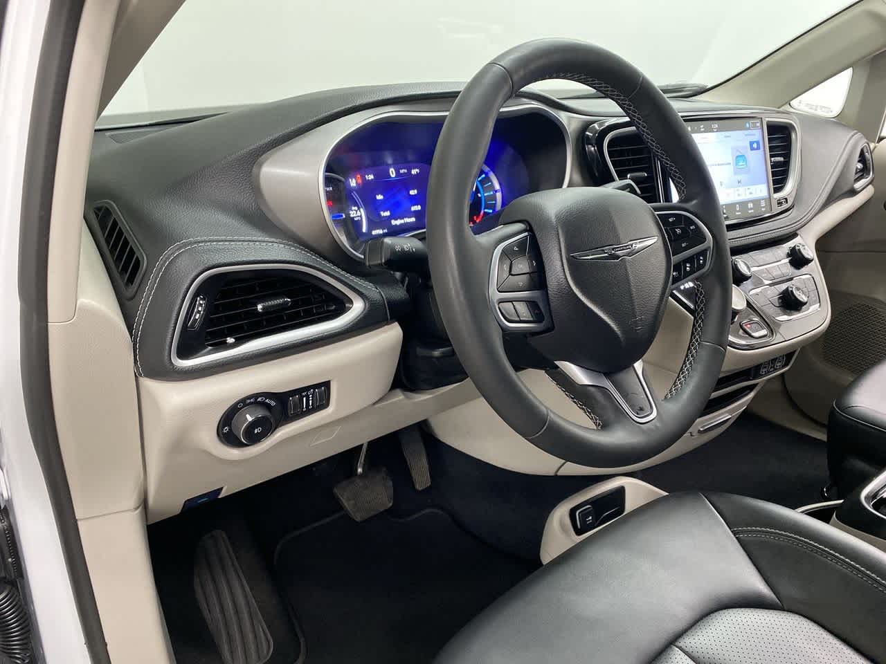 Thumbnail: 2024 Chrysler Pacifica - 2