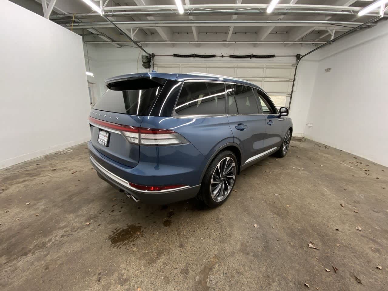 Thumbnail: 2020 Lincoln Aviator - 6