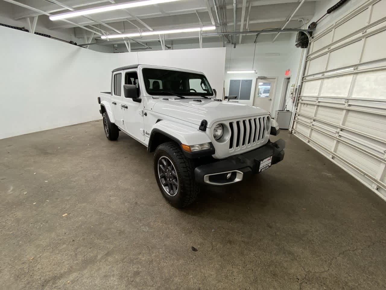 Thumbnail: 2023 Jeep Gladiator - 8