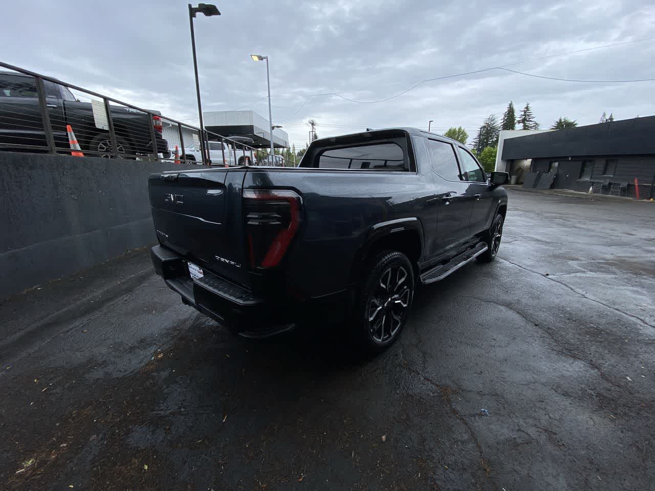 Thumbnail: 2025 GMC Sierra EV - 6