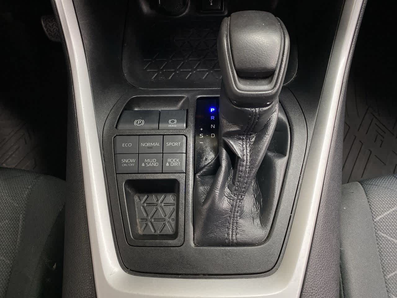 Thumbnail: 2021 Toyota RAV4 - 27