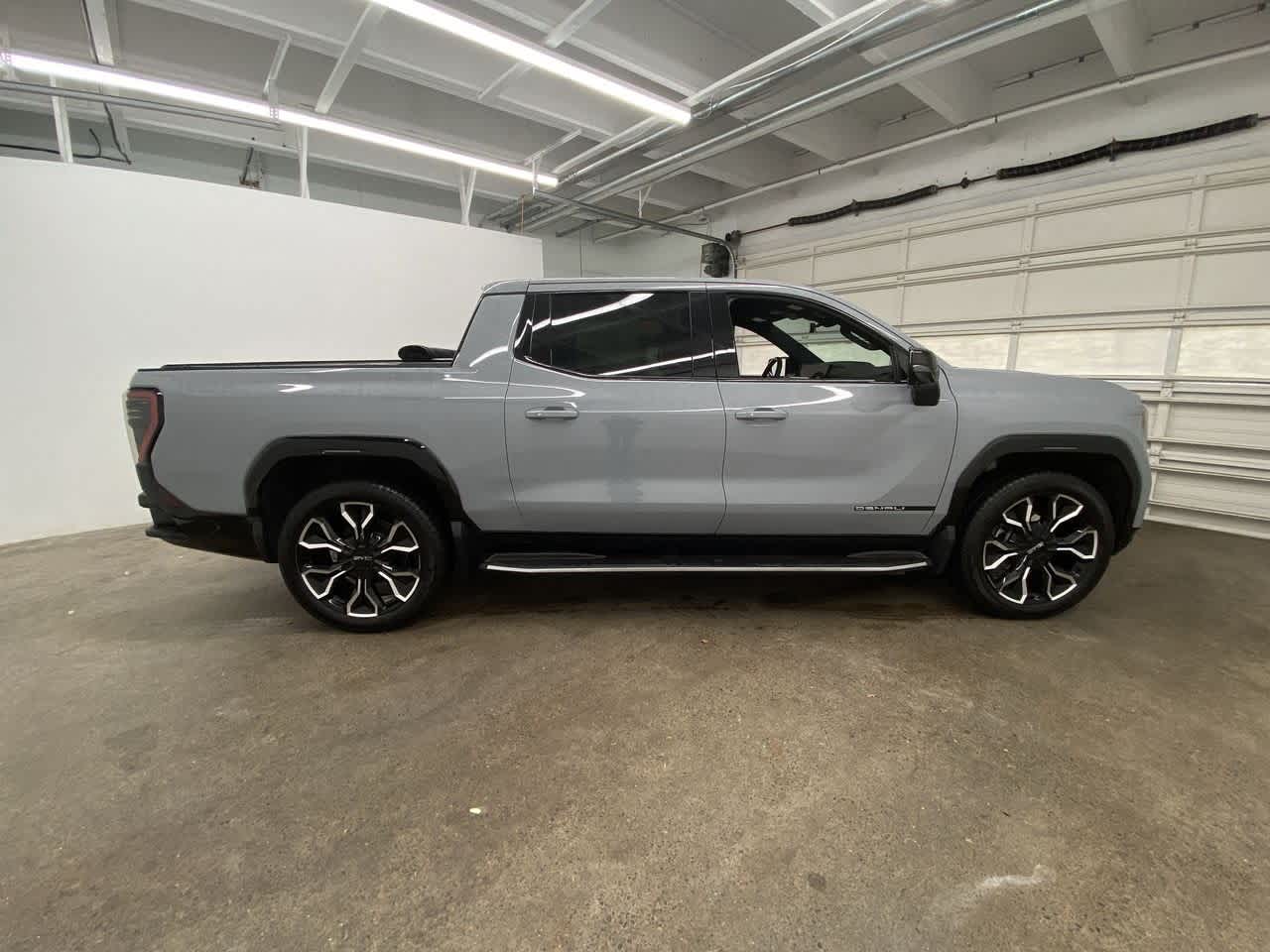 Thumbnail: 2024 GMC Sierra EV - 7