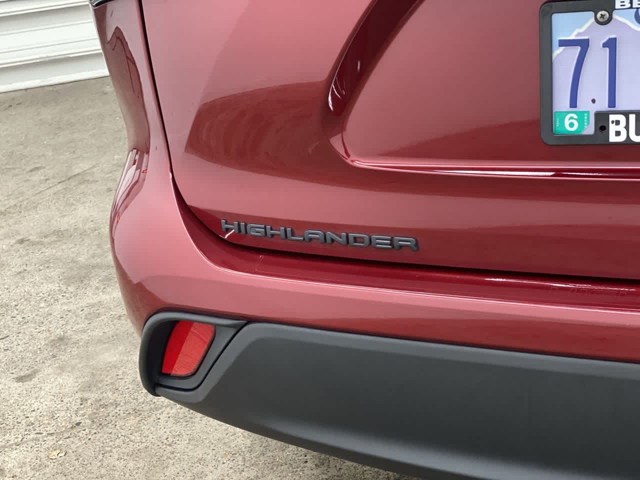 Thumbnail: 2023 Toyota Highlander - 10