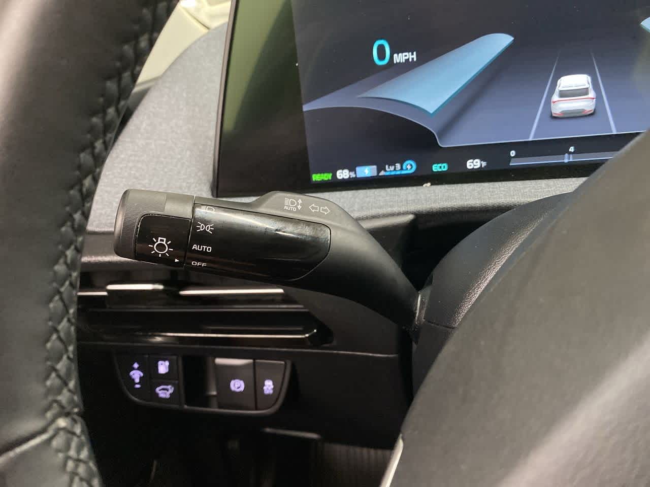 Thumbnail: 2022 Kia EV6 - 24