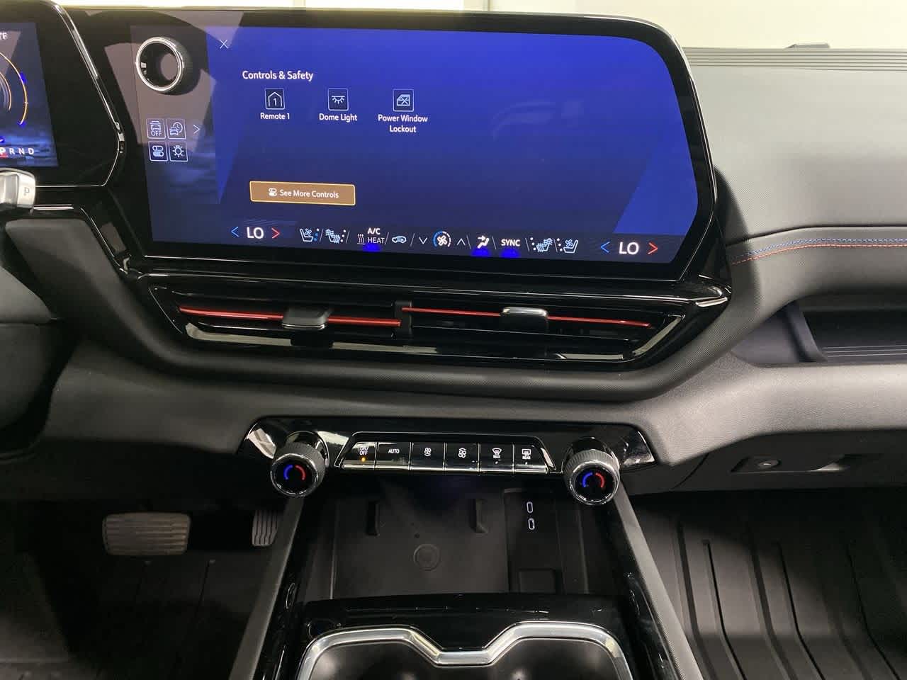 Thumbnail: 2024 Chevrolet Silverado EV - 24