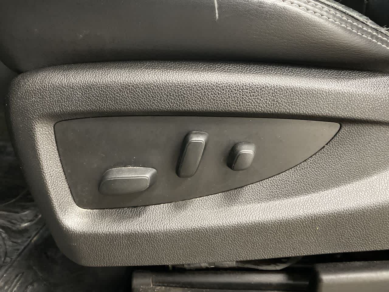 Thumbnail: 2016 GMC Yukon - 14