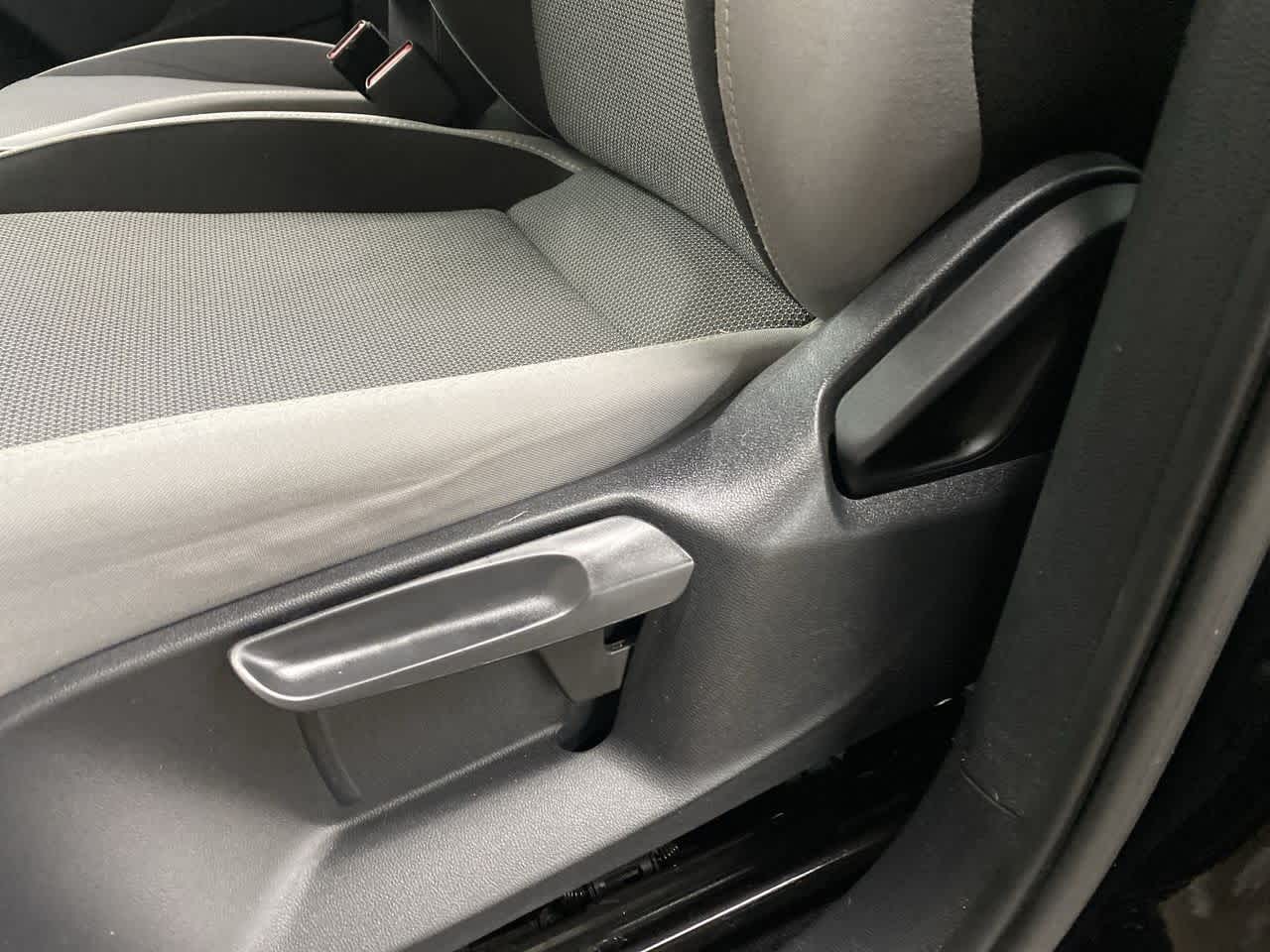 Thumbnail: 2022 Volkswagen Taos - 14