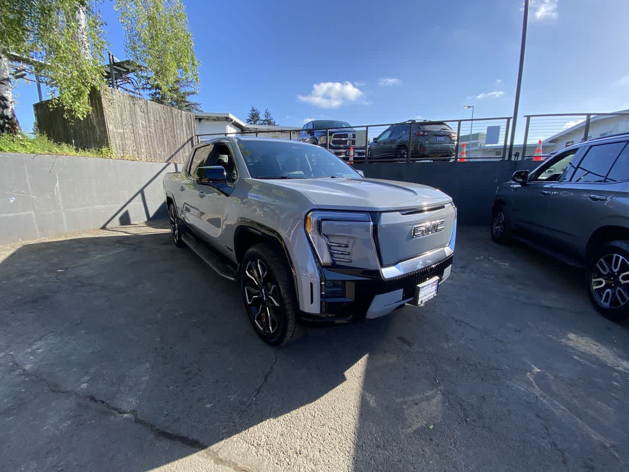Thumbnail: 2024 GMC Sierra EV - 8
