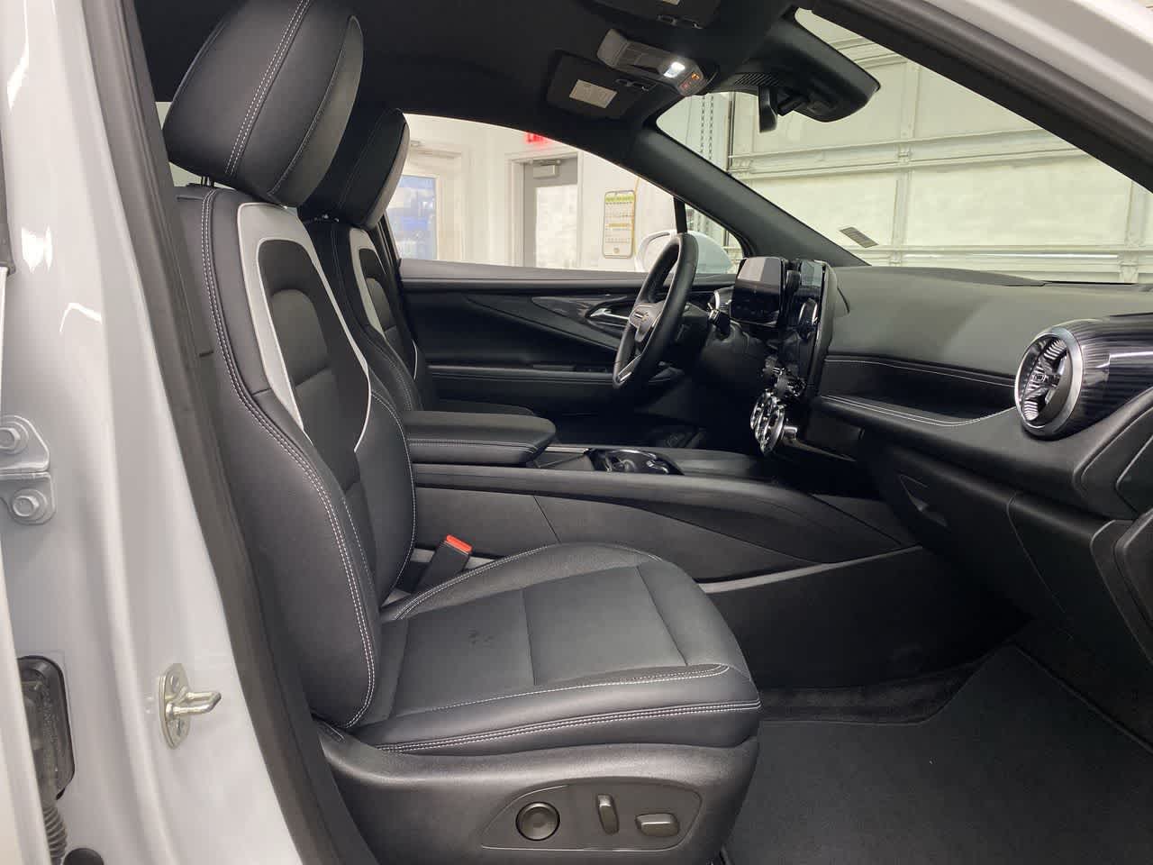 Thumbnail: 2024 Chevrolet Blazer EV - 18