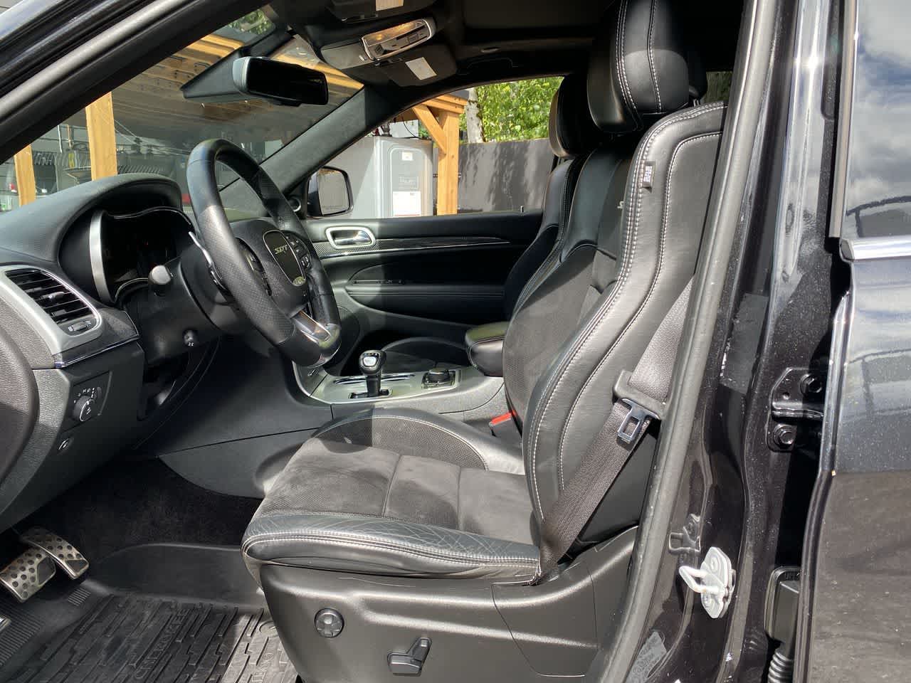 Thumbnail: 2015 Jeep Grand Cherokee - 14