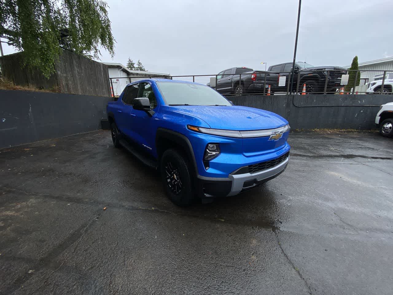 Thumbnail: 2026 Chevrolet Silverado EV - 8