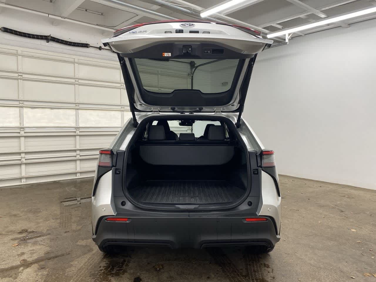 Thumbnail: 2024 Toyota bZ4X - 28