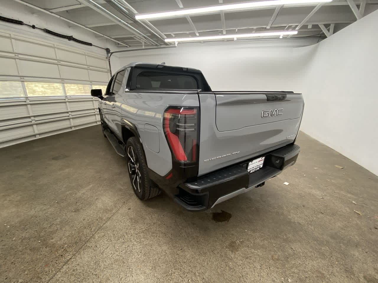 2024 GMC Sierra EV Denali 4