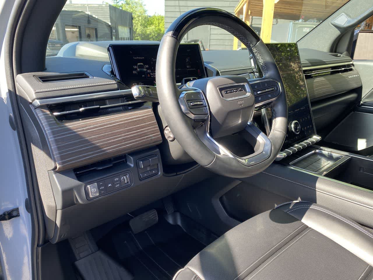 Thumbnail: 2025 GMC Sierra EV - 2