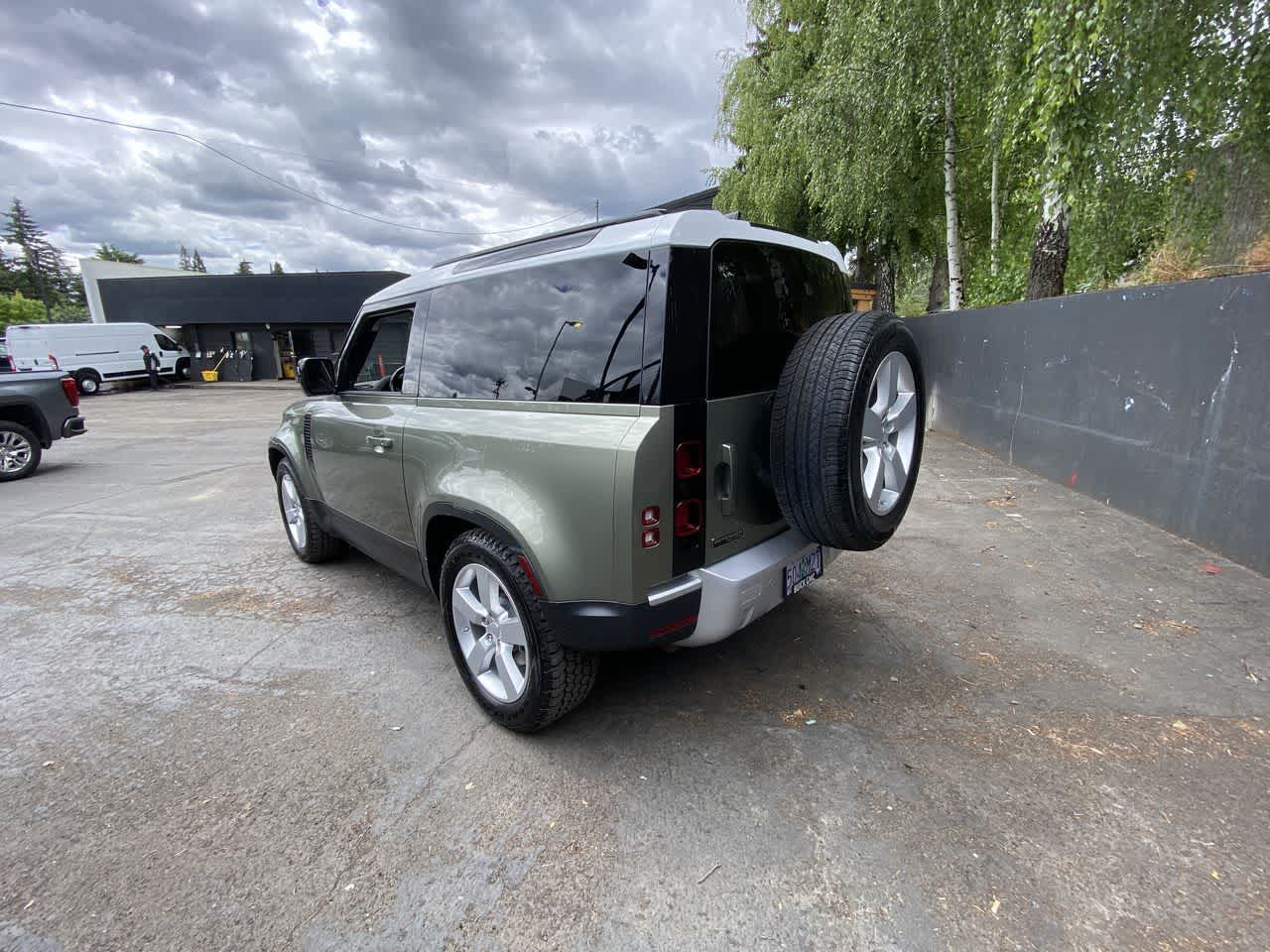 Thumbnail: 2021 Land Rover Defender - 4